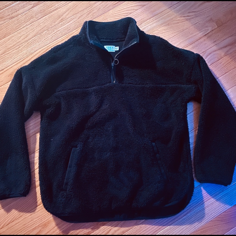 black fuzzy quarter zip pullover (M)